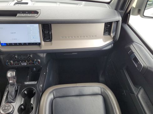 Certified 2025 Ford Bronco Outer Banks AWD/4WD image 15