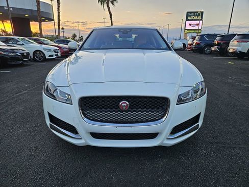 Used 2018 Jaguar XF Premium AWD/4WD image 2