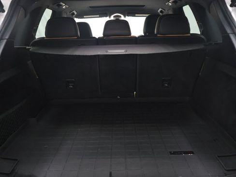 Used 2018 Porsche Cayenne w/ Premium Package AWD/4WD image 13