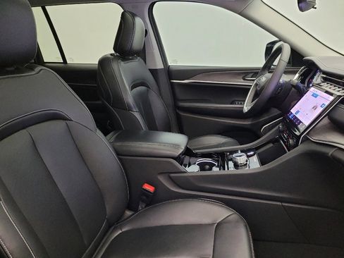 Used 2022 Jeep Grand Cherokee Limited 4xe image 21