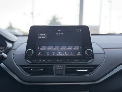 Used 2022 Nissan Altima 2.0 SR FWD image 16