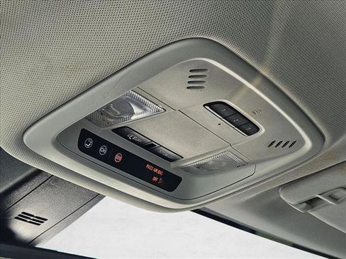Used 2020 Chevrolet Traverse RS FWD image 13