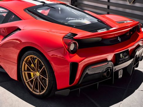 Used 2020 Ferrari 488 Pista Coupe RWD image 12