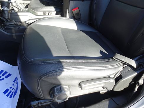 Used 2018 Jeep Wrangler Unlimited Sahara image 10