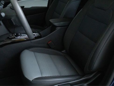Used 2024 Chevrolet Trax LT FWD image 12