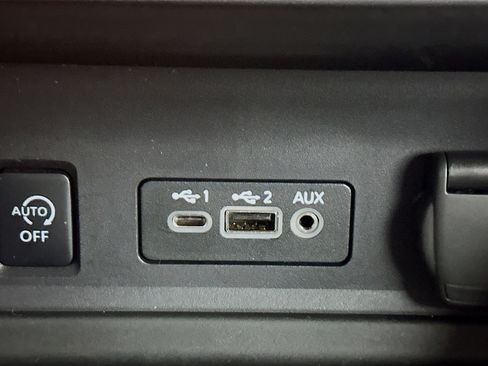 Used 2024 Nissan Sentra SV image 24