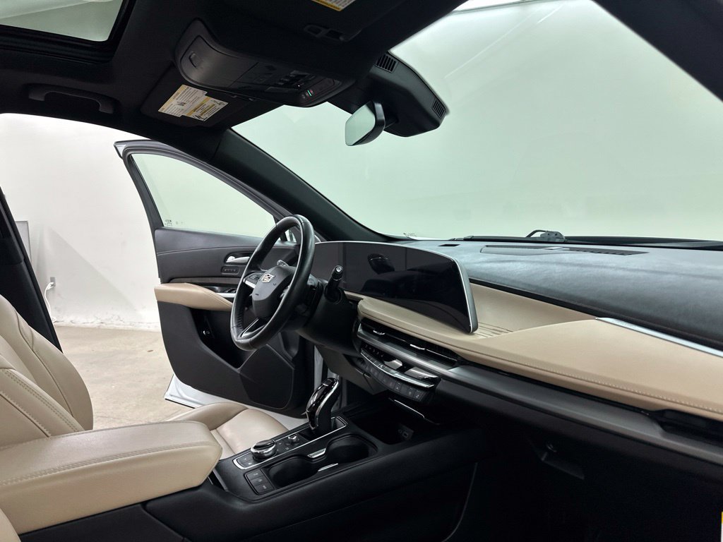 Certified 2024 Cadillac XT4 Premium Luxury AWD/4WD image 17