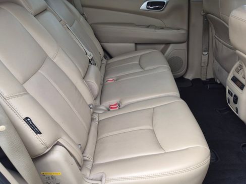 Used 2019 Nissan Pathfinder SL FWD image 19