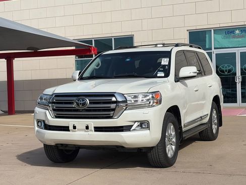 Used 2016 Toyota Land Cruiser image 4