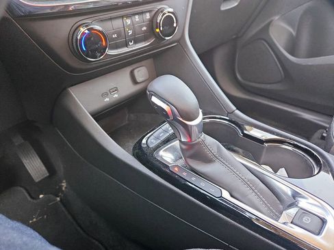 Used 2025 Buick Encore GX Preferred image 28