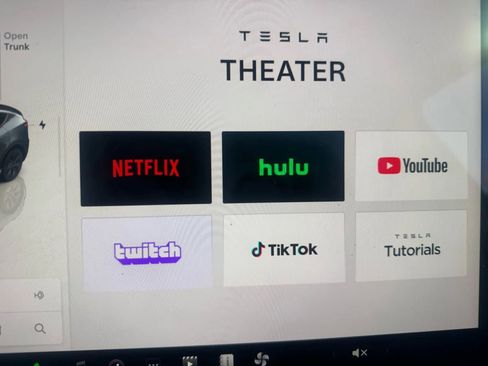 Used 2023 Tesla Model Y Long Range image 15