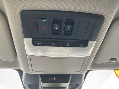 Certified 2023 Nissan Rogue SV w/ SV Premium Package AWD/4WD image 17