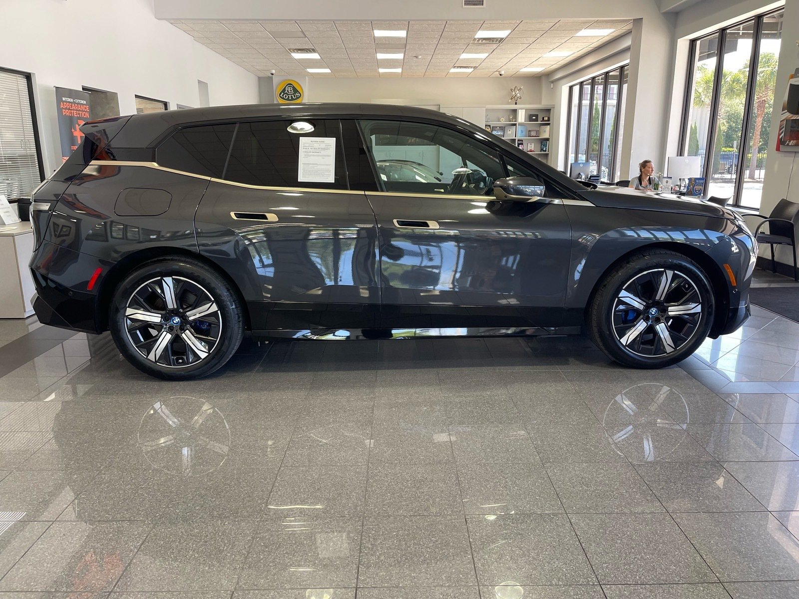 Used 2022 BMW iX xDrive50 w/ Premium Package AWD/4WD image 6