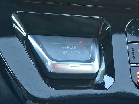 Certified 2025 GMC Sierra 1500 AT4 w/ AT4 Premium Package image 17