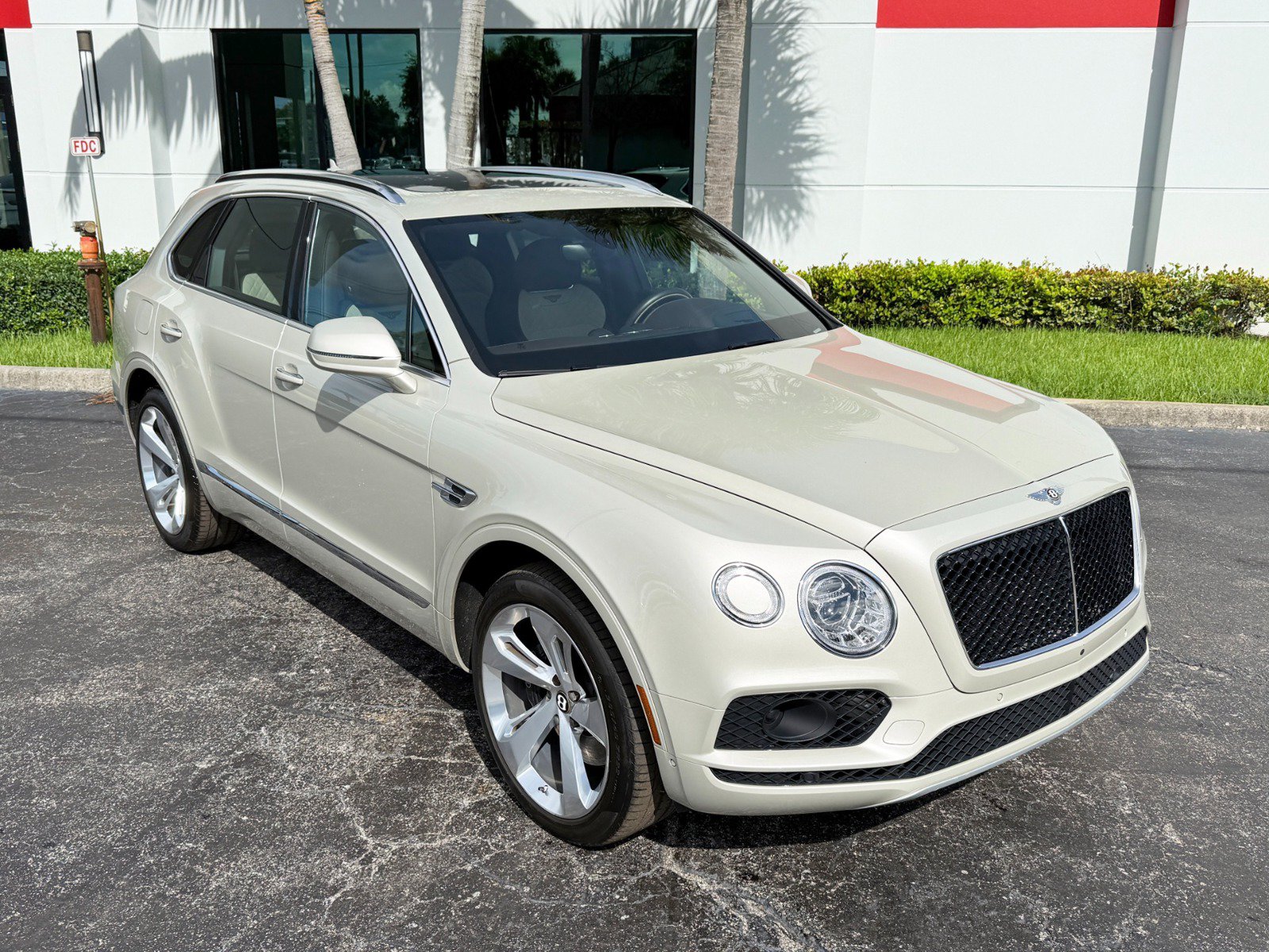 Used 2019 Bentley Bentayga AWD/4WD image 6