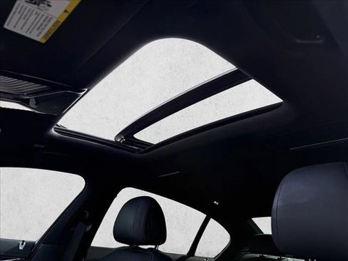 Used 2019 BMW 740i w/ M Sport Package RWD image 26