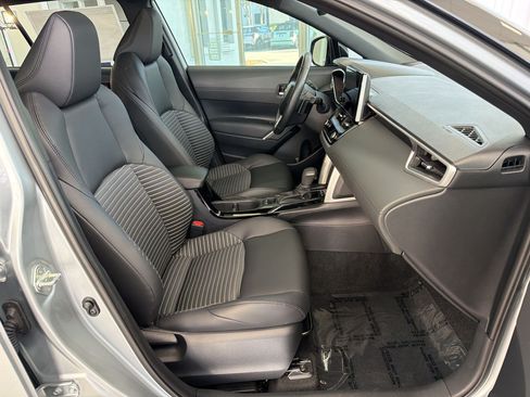 Used 2024 Toyota Corolla Cross AWD Hybrid w/ Convenience Package image 26