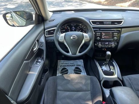 Used 2014 Nissan Rogue SV w/ SV Family Package AWD/4WD image 28