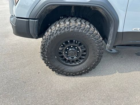 Used 2025 GMC Sierra 2500 AT4X w/ AT4X AEV Edition AWD/4WD image 33