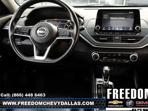 Used 2024 Nissan Altima 2.5 SR FWD image 17