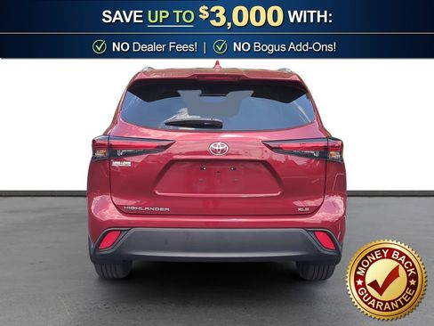 Used 2025 Toyota Highlander XLE FWD image 5