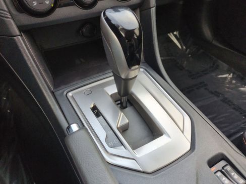 Used 2019 Subaru Crosstrek 2.0i Premium image 32