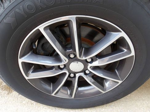 Used 2017 Dodge Grand Caravan SXT FWD image 25