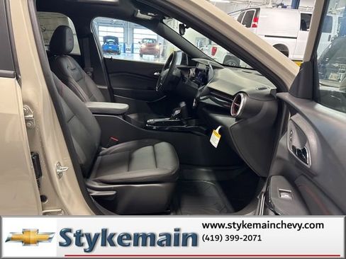 New 2026 Chevrolet Trax RS w/ Sunroof Package image 18