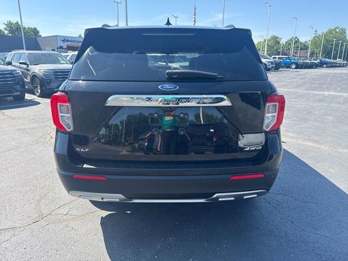 Used 2022 Ford Explorer XLT w/ Equipment Group 202A AWD/4WD image 8