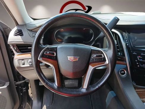 Used 2020 Cadillac Escalade ESV Luxury RWD image 11