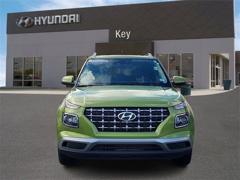 Certified 2024 Hyundai Venue SEL image 7
