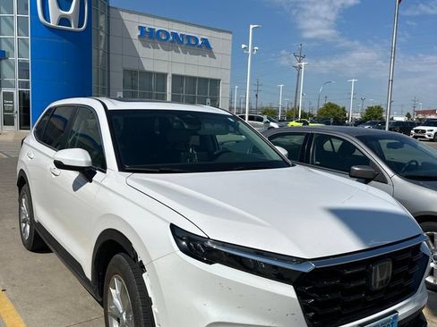 Used 2024 Honda CR-V EX image 3
