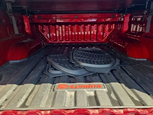 Used 2024 Chevrolet Colorado Z71 w/ Z71 Convenience Package 2 AWD/4WD image 13