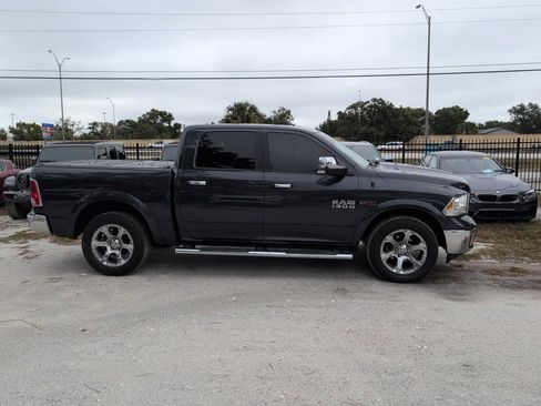 Used 2018 RAM 1500 Laramie image 13