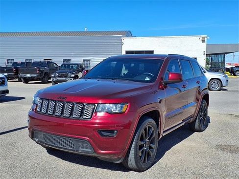 Used 2022 Jeep Grand Cherokee Laredo X image 1