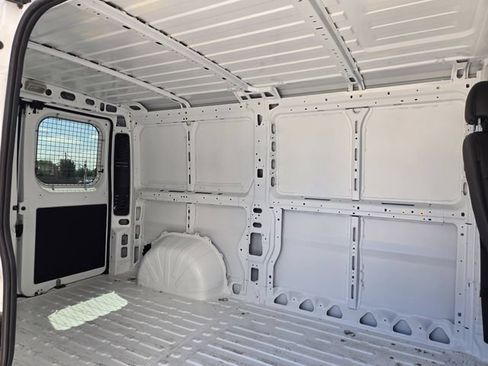 Used 2025 RAM ProMaster 2500 FWD image 30