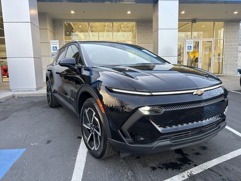 New 2026 Chevrolet Equinox EV LT image 7