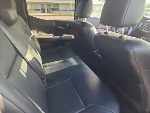 Used 2022 Toyota Tacoma TRD Sport w/ TRD Premium Sport Package image 27