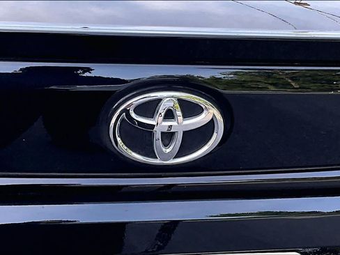Certified 2025 Toyota Corolla SE FWD image 31