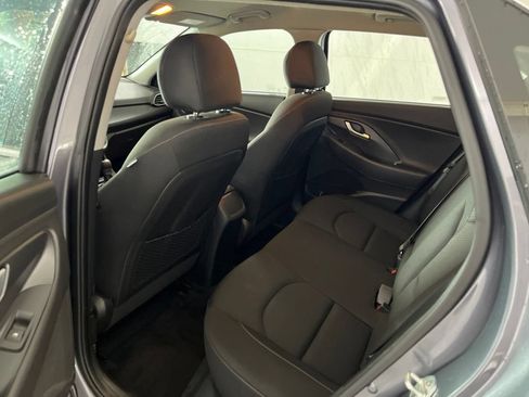 Used 2018 Hyundai Elantra GT FWD image 24