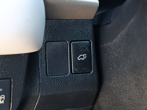 Used 2013 Toyota RAV4 Limited FWD image 27