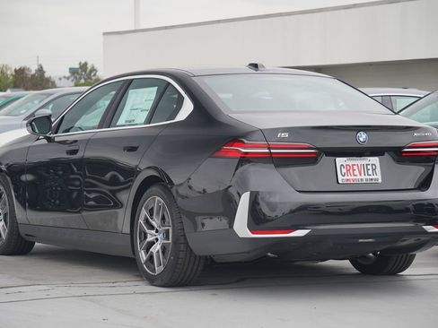 Used 2025 BMW i5 xDrive40 w/ M Sport Package image 7