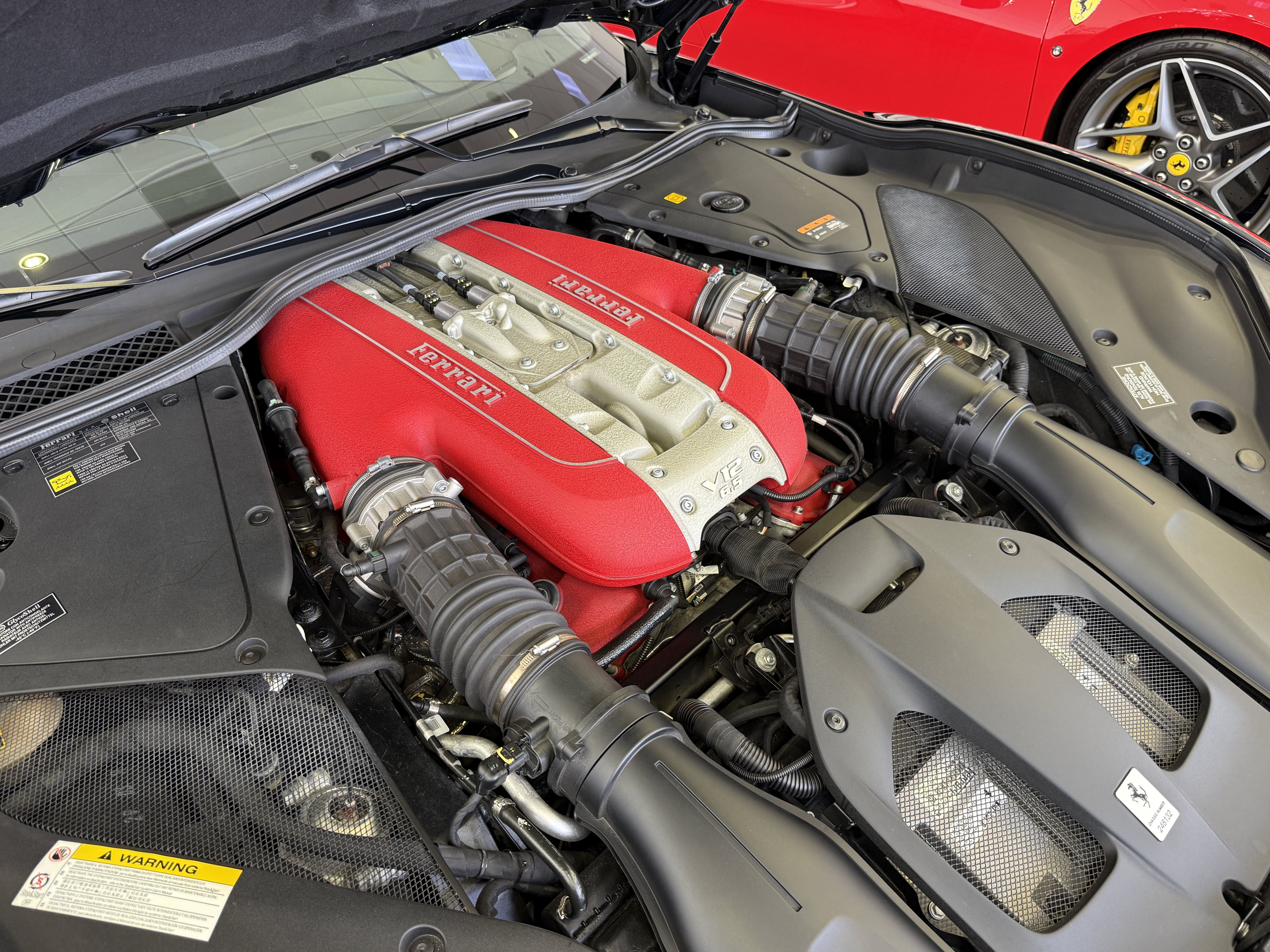 Used 2019 Ferrari 812 Superfast RWD image 50