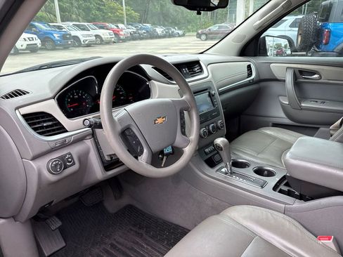 Used 2015 Chevrolet Traverse LS FWD image 6