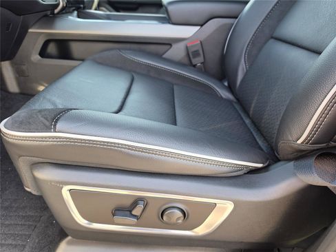 New 2026 RAM 1500 Laramie w/ Night Edition AWD/4WD image 18