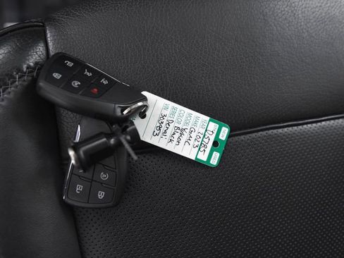 Used 2023 GMC Yukon Denali image 25