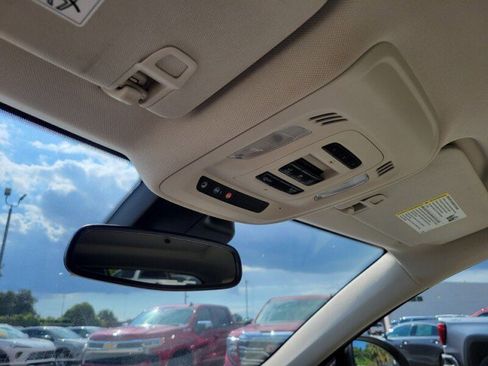 Used 2021 Buick Envision Avenir image 24