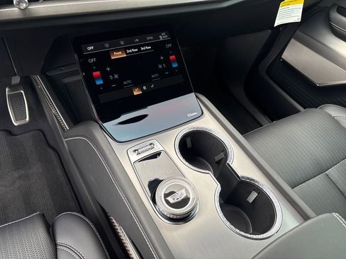 New 2026 Cadillac Vistiq Luxury image 21
