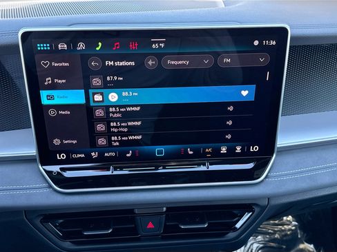 New 2026 Volkswagen Tiguan SE R-Line FWD image 28