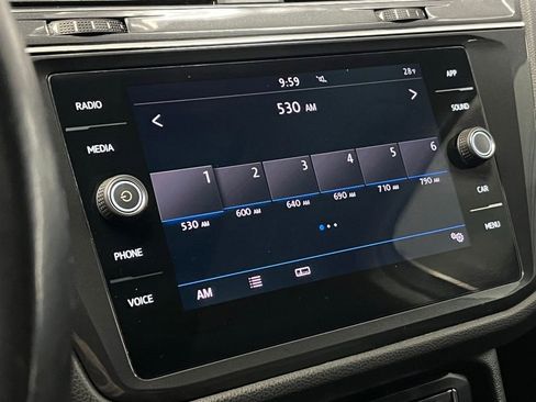 Used 2018 Volkswagen Tiguan SE w/ Panoramic Sunroof Package image 24